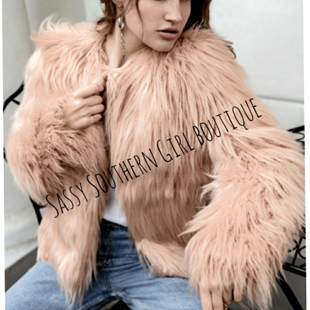 🆕⭐ Boho blush pink shaggy jacket